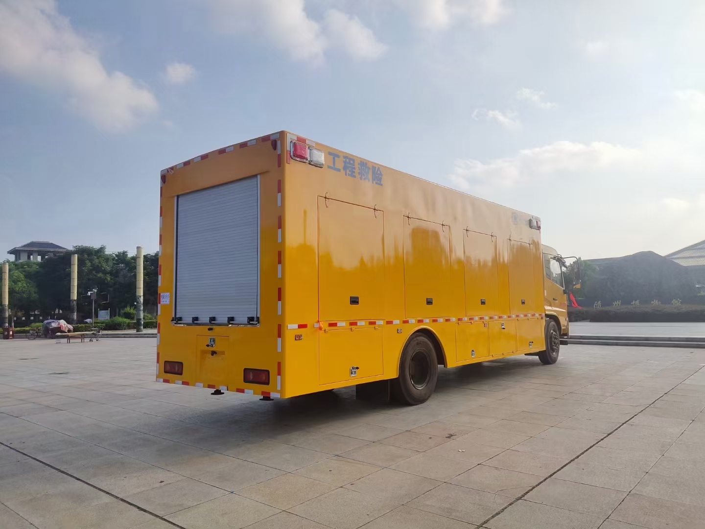 東風(fēng)天錦3000方排水車(自吸 便攜)