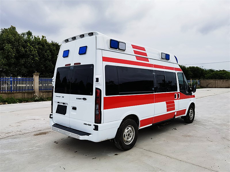 福特新時(shí)代長軸高頂負(fù)壓救護(hù)車