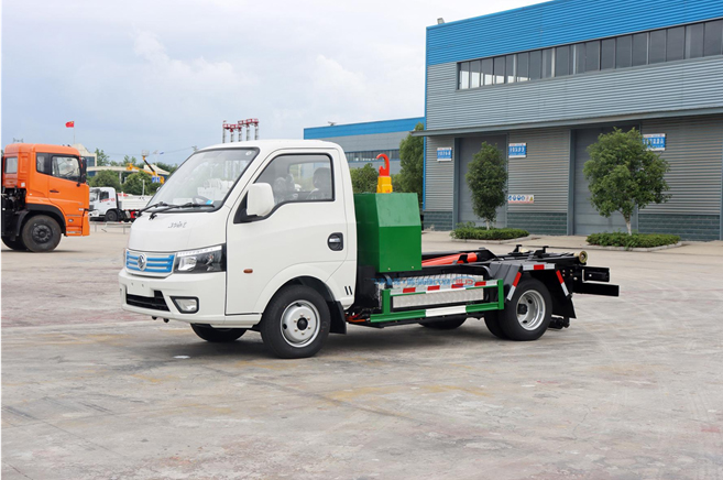 東風(fēng)CL5040ZXXBEV純電動(dòng)車(chē)廂可卸式垃圾車(chē)