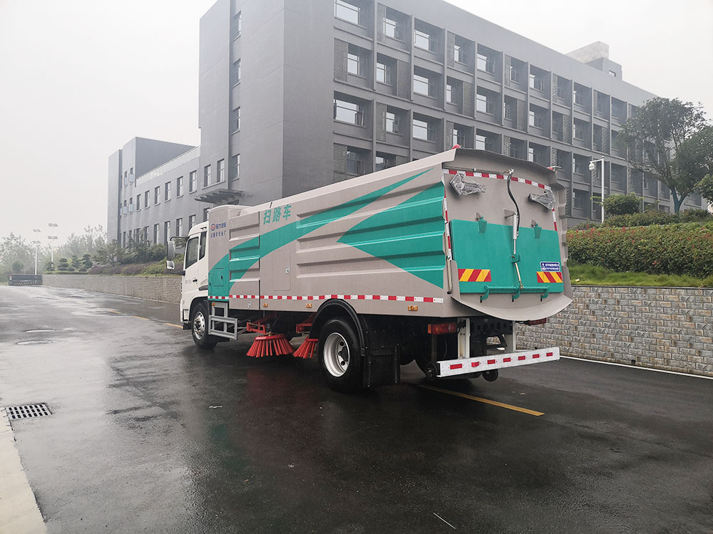 CL5180TSLBEV天錦純電動(dòng)掃路車